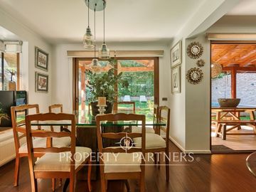Preciosa casa en excelente sector de La Reina. Seguro condominio