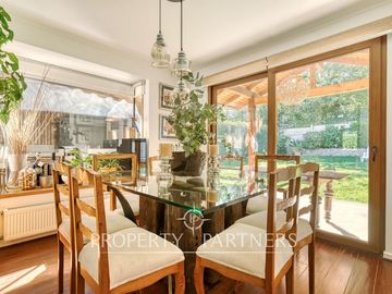 Preciosa casa en excelente sector de La Reina. Seguro condominio