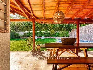 Preciosa casa en excelente sector de La Reina. Seguro condominio