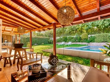 Preciosa casa en excelente sector de La Reina. Seguro condominio