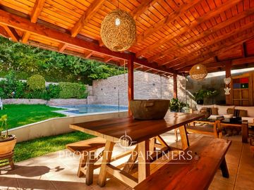 Preciosa casa en excelente sector de La Reina. Seguro condominio
