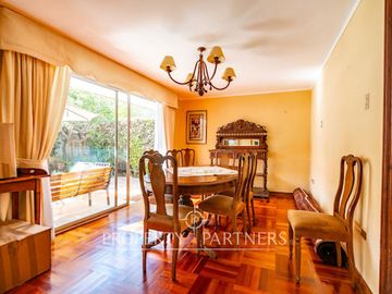 Linda Casa en Venta en Condominio en Avda. Cisternas