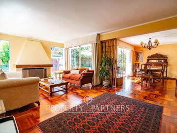 Linda Casa en Venta en Condominio en Avda. Cisternas