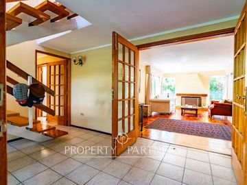 Linda Casa en Venta en Condominio en Avda. Cisternas