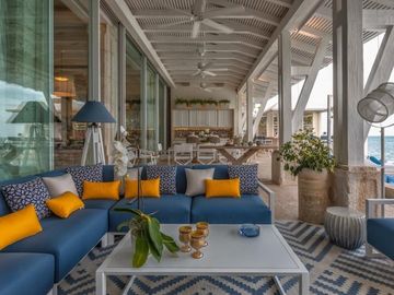 CASA EN VENTA FRENTE A LA PLAYA DE LUJO EN CANCUN 6 RECAMARAS COLDWELL BANKER