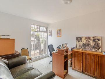 Casa para oficinas o para inversión