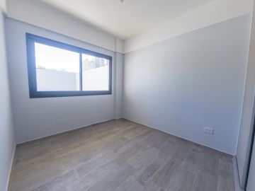 Depto 3 ambientes con balcón y jardín (Santo Tome 4400)