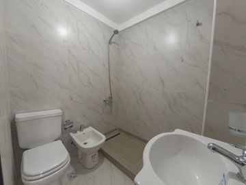 Depto 3 ambientes con balcón y jardín (Santo Tome 4400)