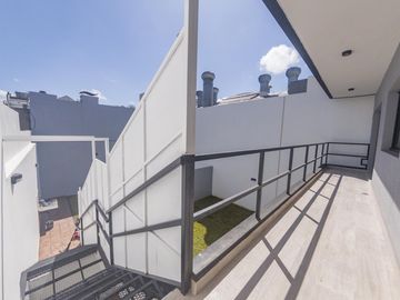Depto 3 ambientes con balcón y jardín (Santo Tome 4400)