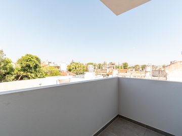Venta departamento 2 ambientes en Lomas del Mirador ( 1º C)