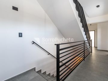 Venta departamento 2 ambientes en Lomas del Mirador ( 1º C)