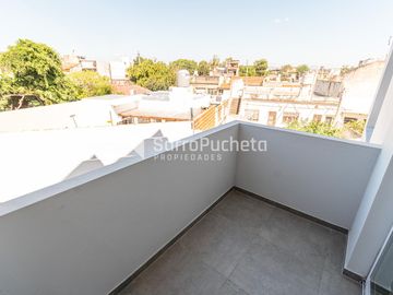 Venta departamento 2 ambientes en Lomas del Mirador ( 1º C)