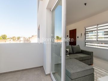 Venta departamento 2 ambientes en Lomas del Mirador ( 1º C)