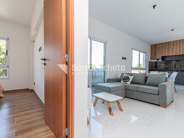 Venta departamento 2 ambientes en Lomas del Mirador ( 1º C)