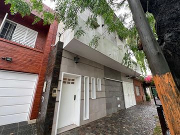 Departamento PH tres ambientes con cochera en Venta en Bernal