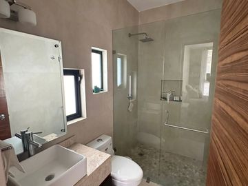 Casa en renta desde $70mil | INCREIBLE CASA AMUEBLADA EN CLUB DE GOLF