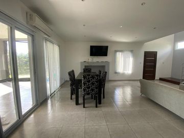 Venta Casa 4 ambientes con Pileta y Jardin en La Horqueta de Echeverria
