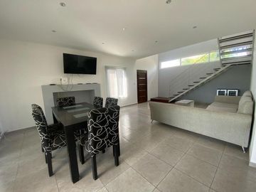 Venta Casa 4 ambientes con Pileta y Jardin en La Horqueta de Echeverria