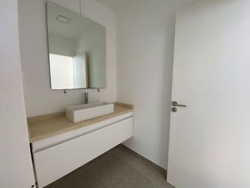 Venta Casa 4 ambientes con Pileta y Jardin en La Horqueta de Echeverria