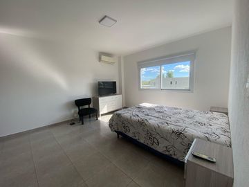 Venta Casa 4 ambientes con Pileta y Jardin en La Horqueta de Echeverria