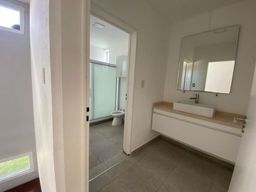 Venta Casa 4 ambientes con Pileta y Jardin en La Horqueta de Echeverria