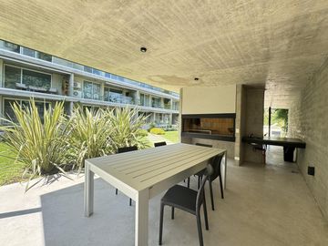 Venta - Departamento de dos dormitorios con balcón y amenities en Condominios Bagua, Funes