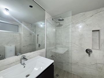 Venta - Departamento de dos dormitorios con balcón y amenities en Condominios Bagua, Funes