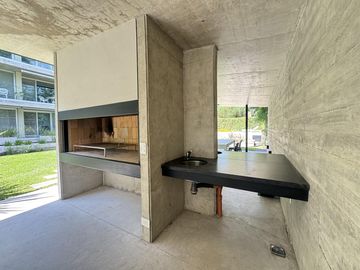 Venta - Departamento de dos dormitorios con balcón y amenities en Condominios Bagua, Funes