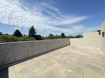 Venta - Departamento de dos dormitorios con balcón y amenities en Condominios Bagua, Funes