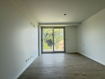 Venta - Departamento de dos dormitorios con balcón y amenities en Condominios Bagua, Funes