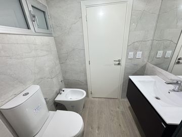 Venta - Departamento de dos dormitorios con balcón y amenities en Condominios Bagua, Funes