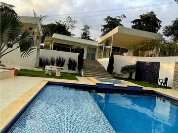 Casa en km 29 condominio Paraiso El Vergel vía Cali a Buenaventura