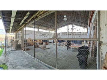 Venta de Lote y bodegas en Acopi Yumbo