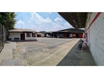 Venta de Lote y bodegas en Acopi Yumbo