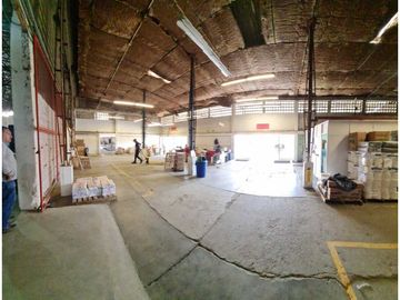 Venta de Lote y bodegas en Acopi Yumbo