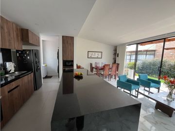 Hermosa casa nueva de UN PISO esquinera en Fagua Chía