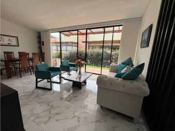 Hermosa casa nueva de UN PISO esquinera en Fagua Chía