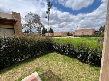 Hermosa casa nueva de UN PISO esquinera en Fagua Chía