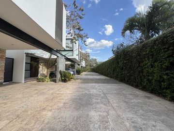 OPORTUNIDAD! VENTA DE TOWNHOUSE EN PRIVADA EN LA COL MAYA, ALTABRISA