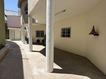 Casa de 6 recámaras en fracc. Chapultepec Californias, Tijuana