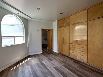 Casa de 6 recámaras en fracc. Chapultepec Californias, Tijuana