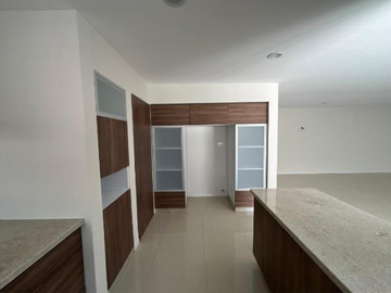 HERMOSA CASA EN VENTA LOMAS DEL MOLINO