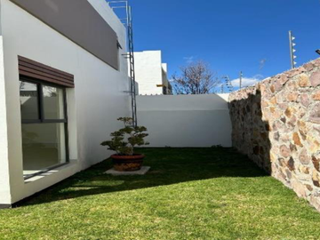 HERMOSA CASA EN VENTA LOMAS DEL MOLINO
