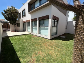 HERMOSA CASA EN VENTA LOMAS DEL MOLINO