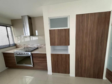 HERMOSA CASA EN VENTA LOMAS DEL MOLINO