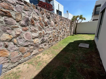 HERMOSA CASA EN VENTA LOMAS DEL MOLINO