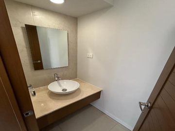 HERMOSA CASA EN VENTA LOMAS DEL MOLINO