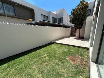 HERMOSA CASA EN VENTA LOMAS DEL MOLINO