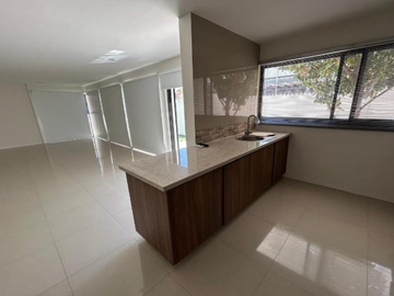 HERMOSA CASA EN VENTA LOMAS DEL MOLINO