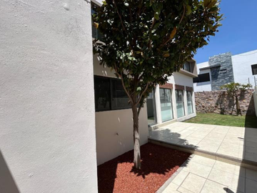 HERMOSA CASA EN VENTA LOMAS DEL MOLINO